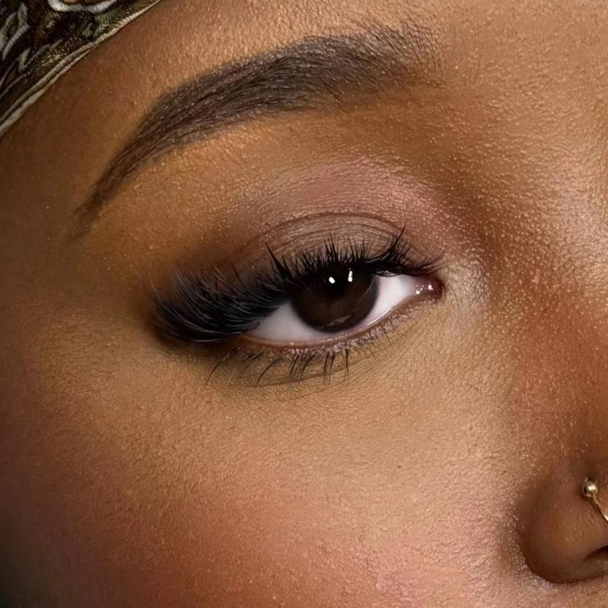 Lash Artist
